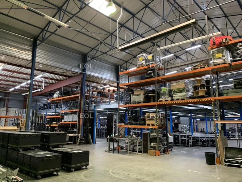 Local d’activités dans Morangis à louer - Photo intérieure – Image 1 sur 9