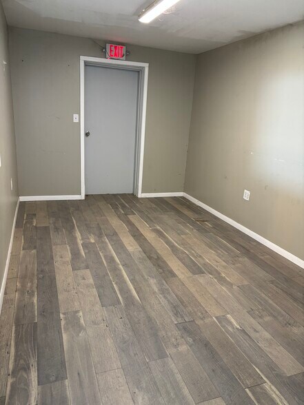 236 Lucinda Dr, New Braunfels, TX à louer - Photo de l’immeuble – Image 3 sur 10