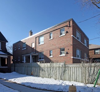 Plus de détails pour 2709 Lake Shore Dr, Toronto, ON - Logement à vendre