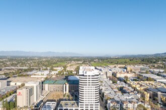 6300 Canoga Ave, Woodland Hills, CA - VUE AÉRIENNE  vue de carte