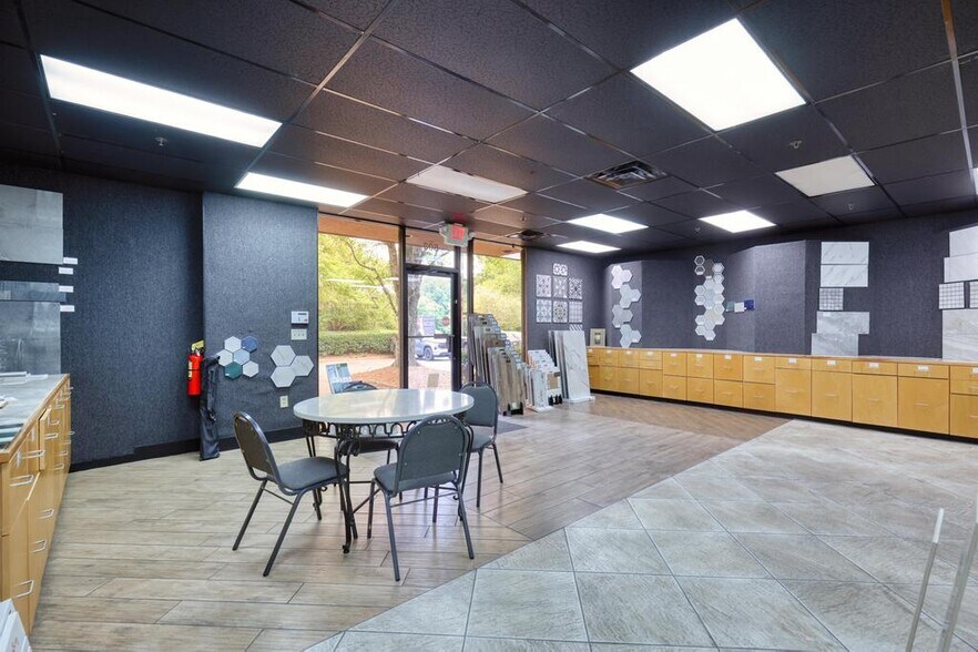 2100 Barrett Park Dr, Kennesaw, GA à louer - Photo intérieure – Image 3 sur 5