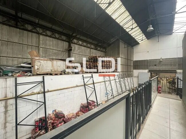 Plus de détails pour Bureau, Local d'activités à louer