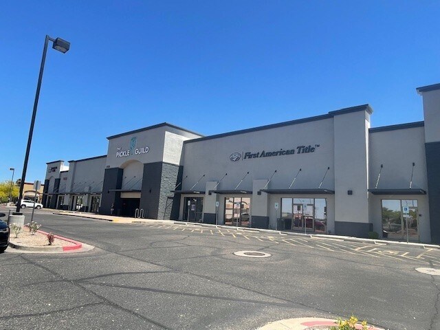 1135 E Brown Rd, Mesa, AZ à louer - Photo de l’immeuble – Image 2 sur 8
