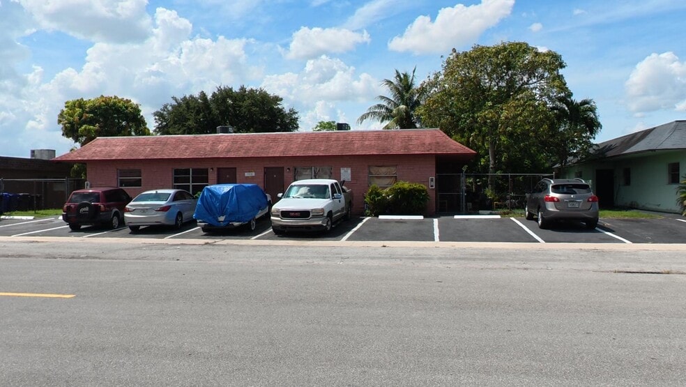 9-Unit Value-Add | Miami-Dade & Broward portefeuille de 3 biens à vendre sur LoopNet.fr - Photo de l’immeuble – Image 3 sur 46