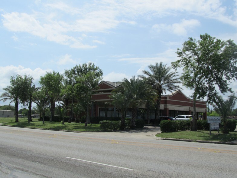 1205-1211 W Austin St, Port Lavaca, TX à louer - Photo de l’immeuble – Image 3 sur 39