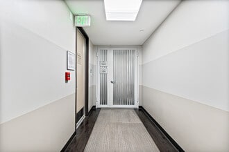 420 E 3rd St, Los Angeles, CA à louer Photo intérieure– Image 1 sur 43