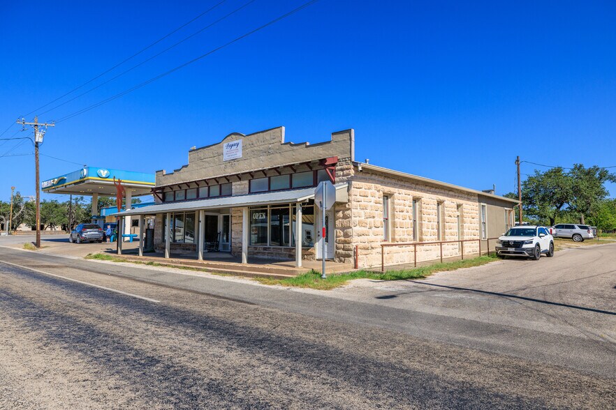 23654 US Hwy 290, Harper, TX à vendre - Photo de l’immeuble – Image 2 sur 24