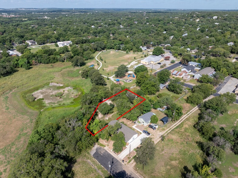 734 Valley St, San Marcos, TX à vendre - Photo principale – Image 1 sur 21