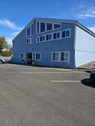 Plus de détails pour 215 NW 15th St, Newport, OR - Local d’activités à vendre