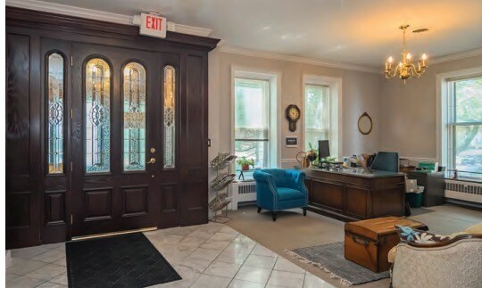 1749 N Prospect Ave, Milwaukee, WI à vendre - Photo intérieure – Image 3 sur 14