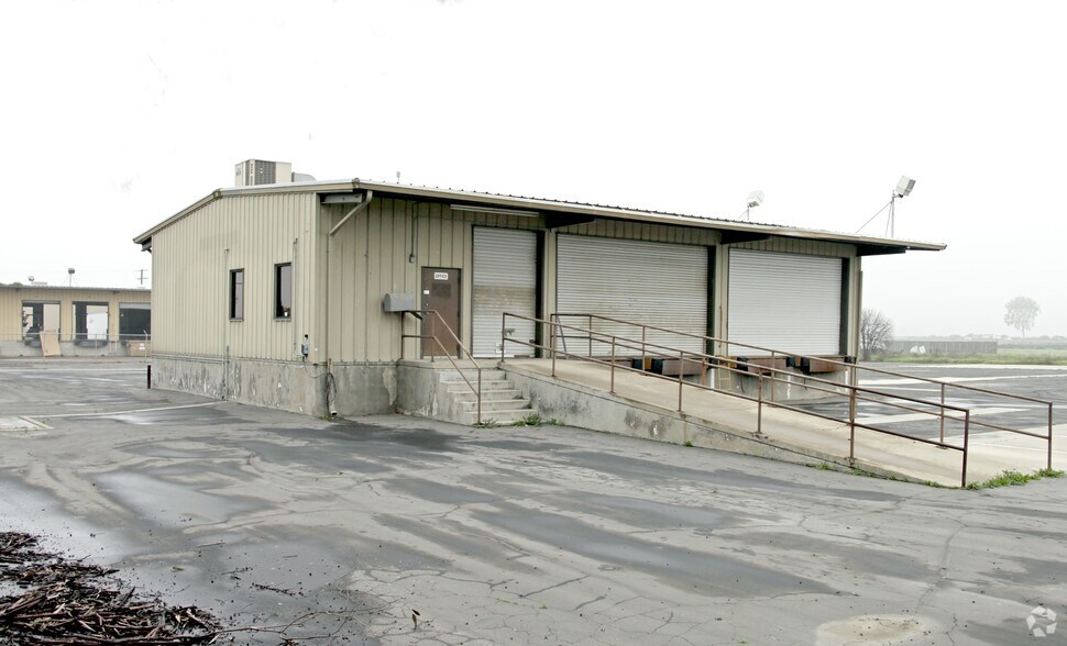 4416 S K St, Tulare, CA à vendre - Photo de l’immeuble – Image 2 sur 3