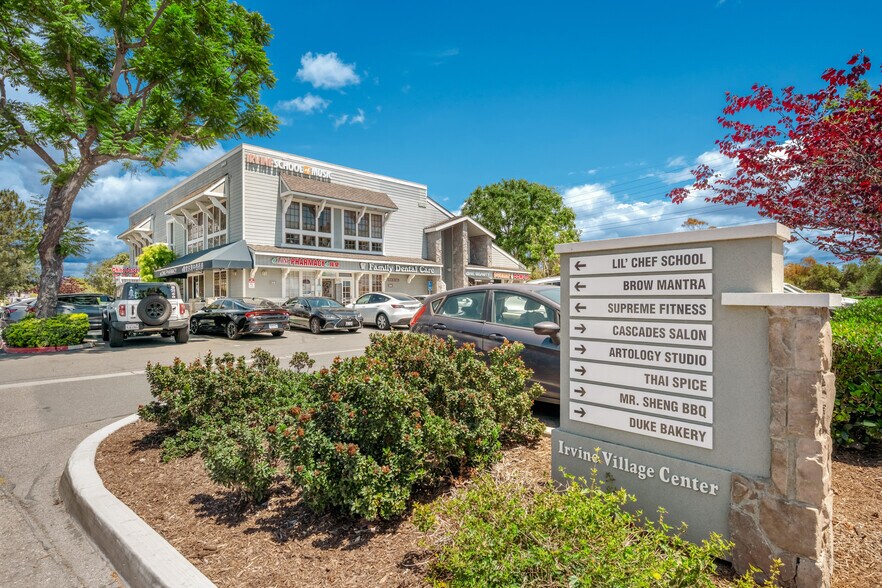 15435 Jeffrey Rd, Irvine, CA à louer - Photo de l’immeuble – Image 1 sur 27