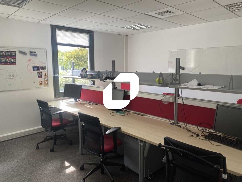 Bureau dans Mérignac à louer - Photo de l’immeuble – Image 1 sur 7