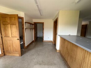 261 Phyllis Ln, Bennington, VT à louer Photo intérieure– Image 1 sur 6