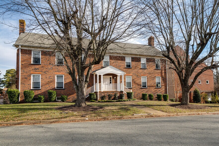 7300 Hanover Green Dr, Mechanicsville, VA à vendre - Photo de l’immeuble – Image 3 sur 22
