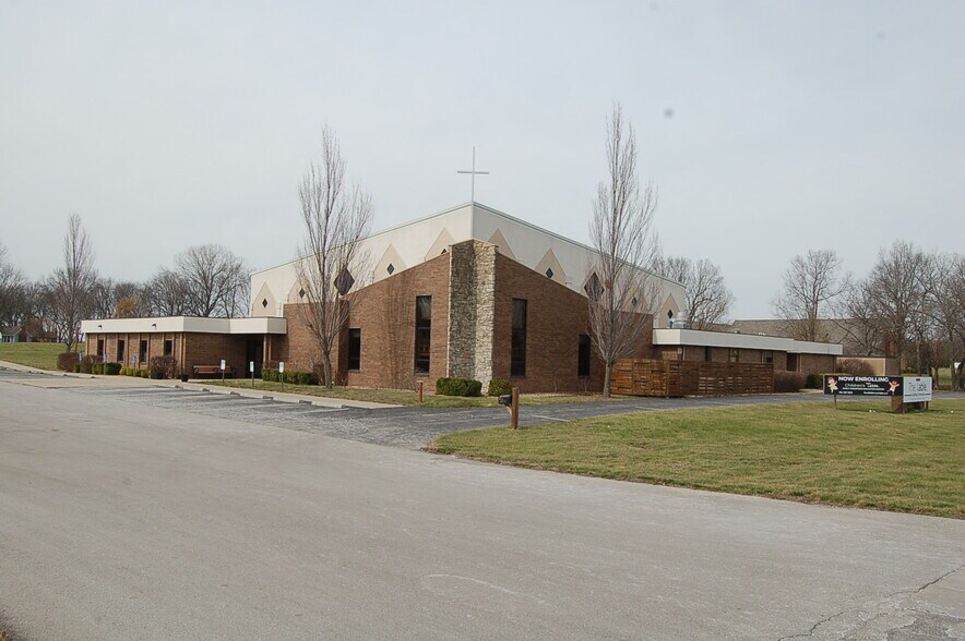 3609 SW State Route 7, Blue Springs, MO à louer - Photo principale – Image 1 sur 1