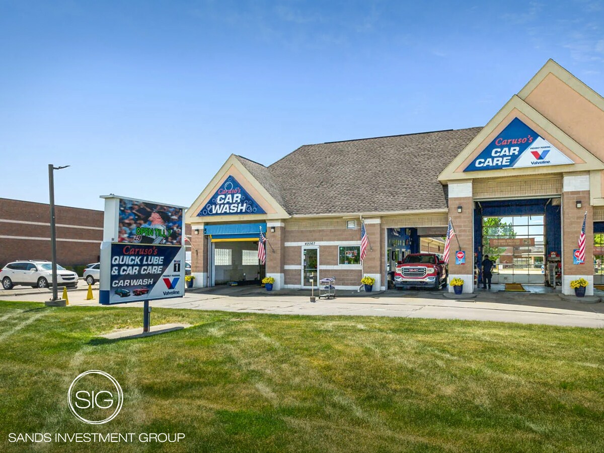 49567 Hayes Rd, Shelby Township, MI à vendre Photo de l’immeuble– Image 1 sur 6