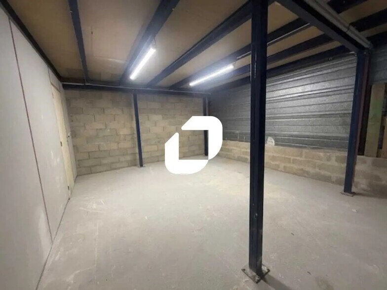 Bureau dans Marines à louer - Photo de l’immeuble – Image 1 sur 16