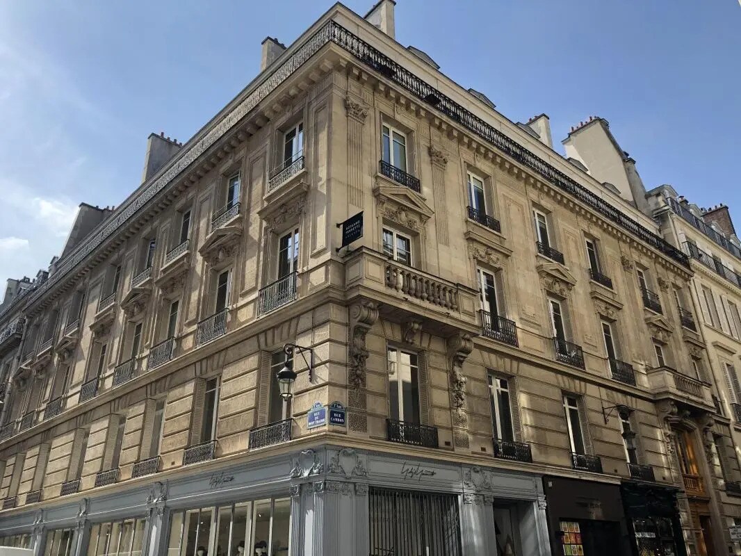 Bureau dans Paris à louer Photo de l’immeuble– Image 1 sur 12