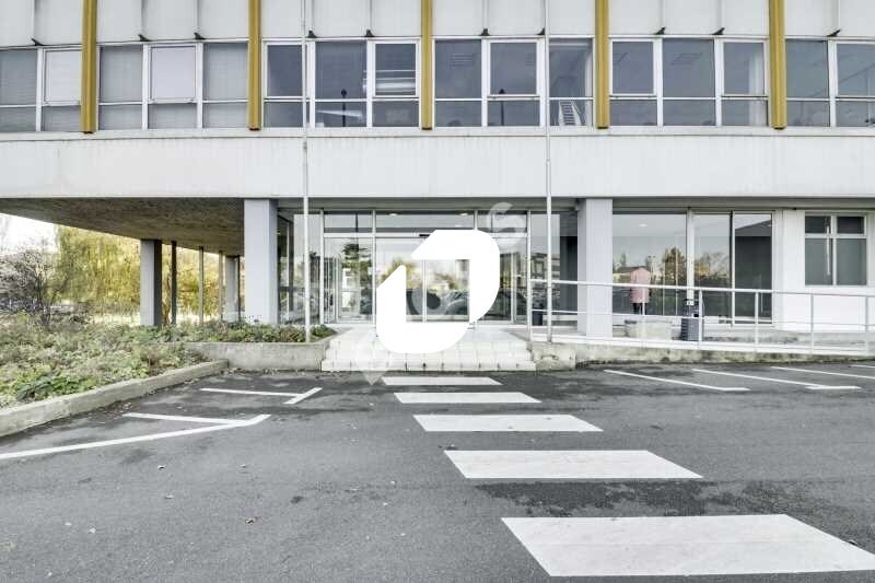 Bureau dans Aulnay-sous-Bois à louer - Photo de l’immeuble – Image 2 sur 15