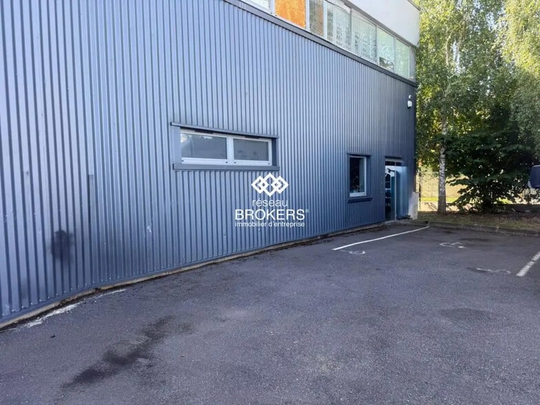 Industriel/Logistique dans Stains à vendre - Photo de l’immeuble – Image 3 sur 11