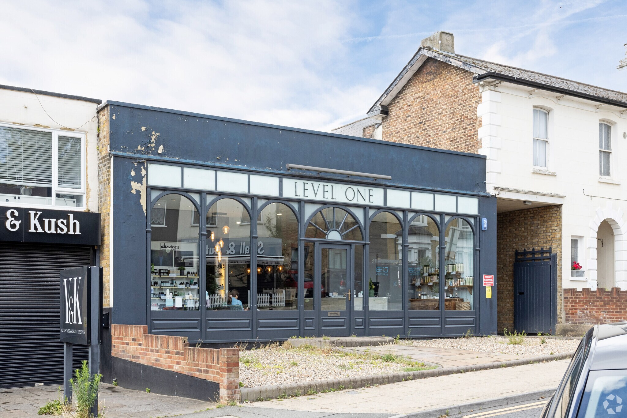 86 Queens Rd, Buckhurst Hill à louer Photo principale– Image 1 sur 2