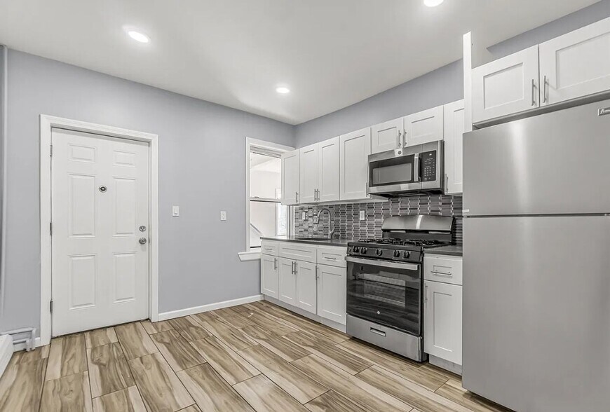 1220 Pembroke St, Bridgeport, CT à vendre - Photo principale – Image 1 sur 1