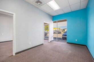 7201 W Clearwater Ave, Kennewick, WA à louer Photo intérieure– Image 2 sur 12