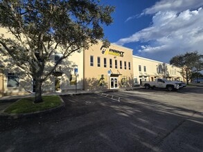 3901-3981 NW 126th Ave, Coral Springs, FL à louer Photo intérieure– Image 1 sur 30