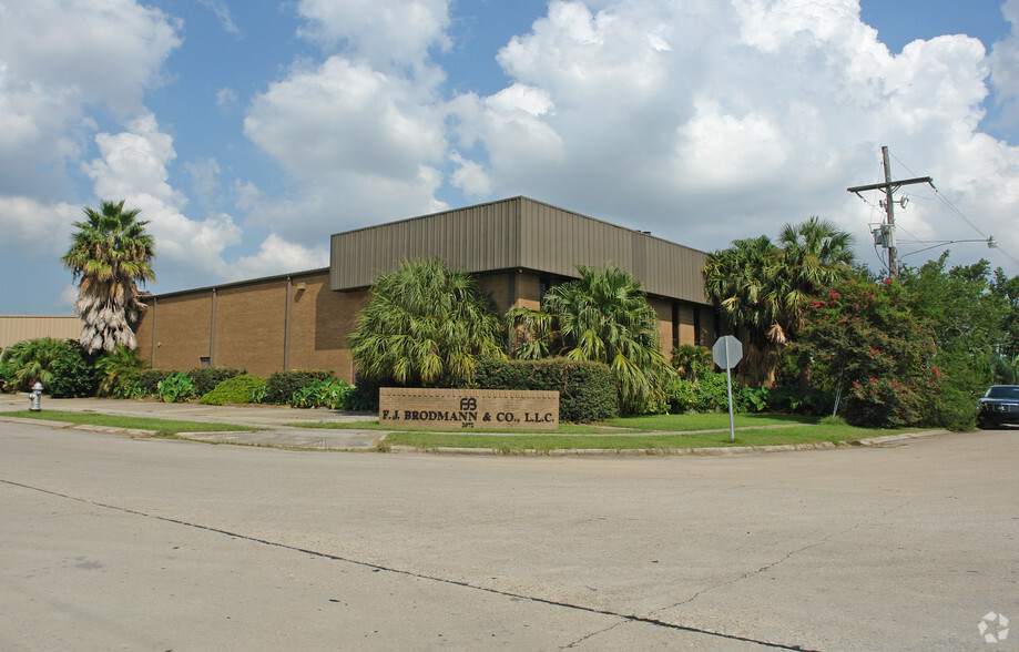 2072 Sussex St, Harvey, LA à vendre - Photo de l’immeuble – Image 3 sur 4