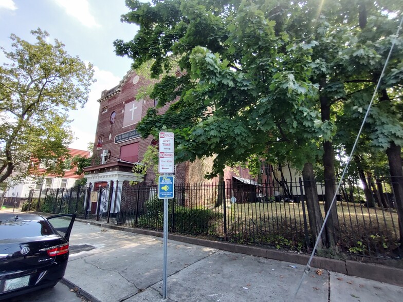 126 Rutgers Ave, Jersey City, NJ à vendre - Photo de l’immeuble – Image 2 sur 29