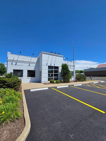 1245 Pearl Rd, Brunswick, OH à louer - Photo de l’immeuble – Image 2 sur 8