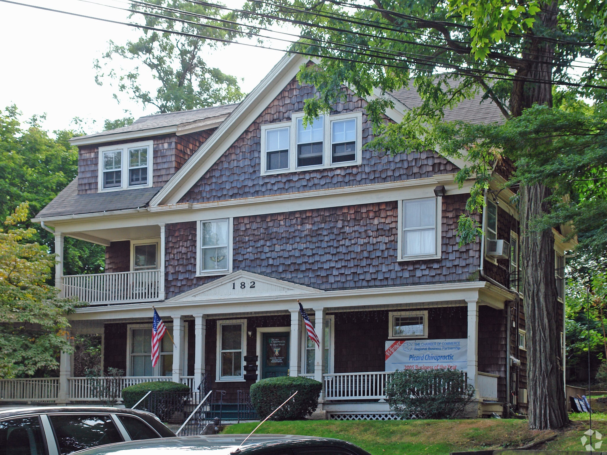 182 Main St, Huntington, NY à louer Photo principale– Image 1 sur 2