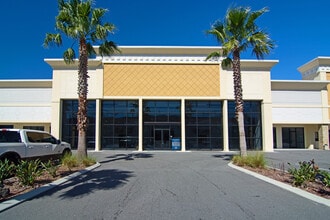 2200 W International Speedway Blvd, Daytona Beach, FL à louer Photo intérieure– Image 1 sur 8