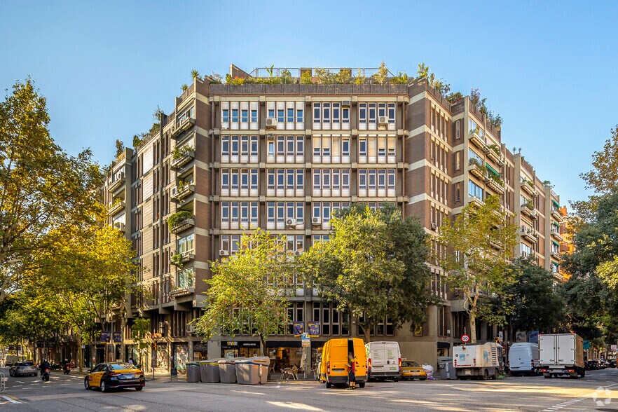 Bureau dans Carrer de la Diputació, 188-196, Barcelone à louer - Photo principale – Image 1 sur 2