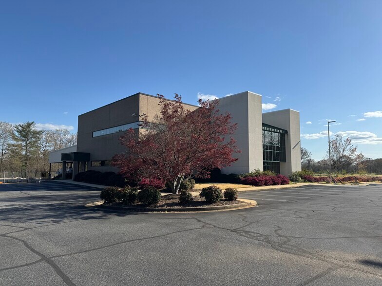 5751 Augusta Rd, Greenville, SC à vendre - Photo de l’immeuble – Image 1 sur 20
