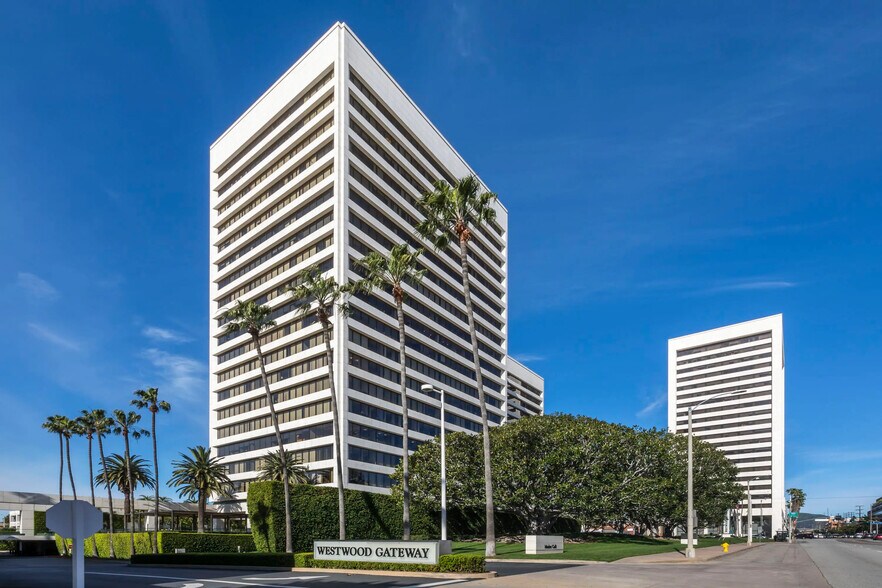 11100 Santa Monica Blvd, Los Angeles, CA à louer - Photo de l’immeuble – Image 2 sur 8