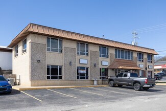 Plus de détails pour 506 College St W, Fayetteville, TN - Bureau à vendre