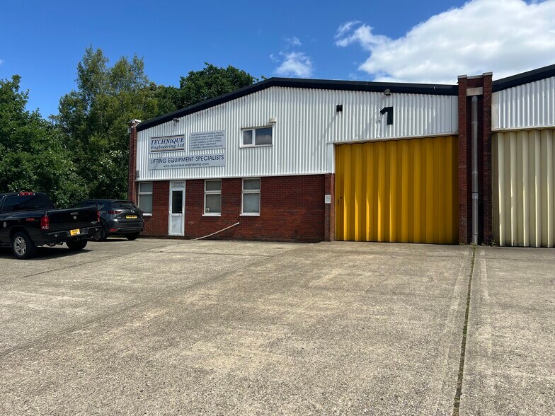 Unit 1 Gillmans Industrial Estate, Natts Ln, Billingshurst à louer - Photo de l’immeuble – Image 2 sur 4