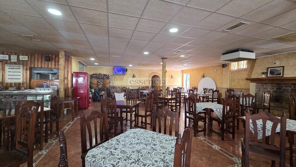 Local commercial dans València à vendre - Photo de l’immeuble – Image 1 sur 48