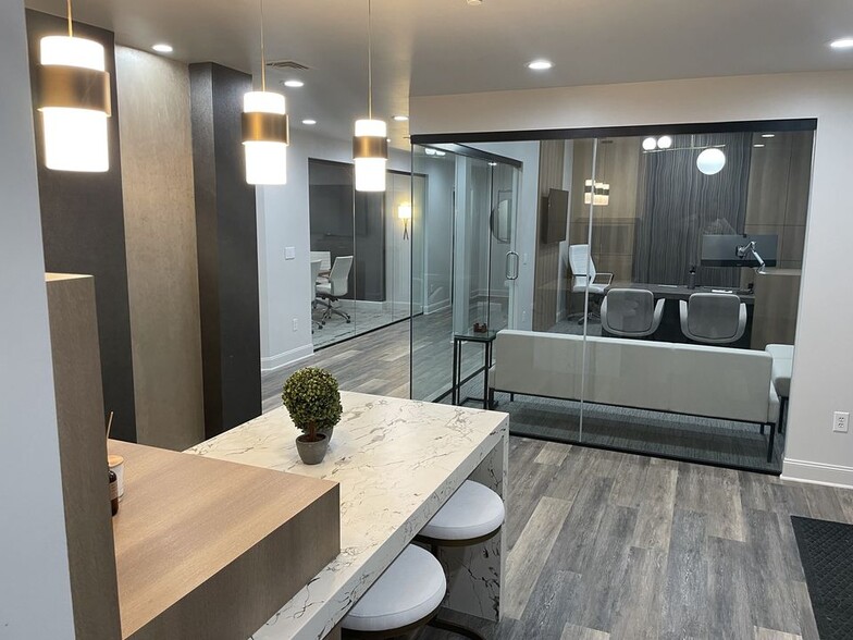 3062 E Walton Blvd, Auburn Hills, MI à louer - Photo intérieure – Image 1 sur 9