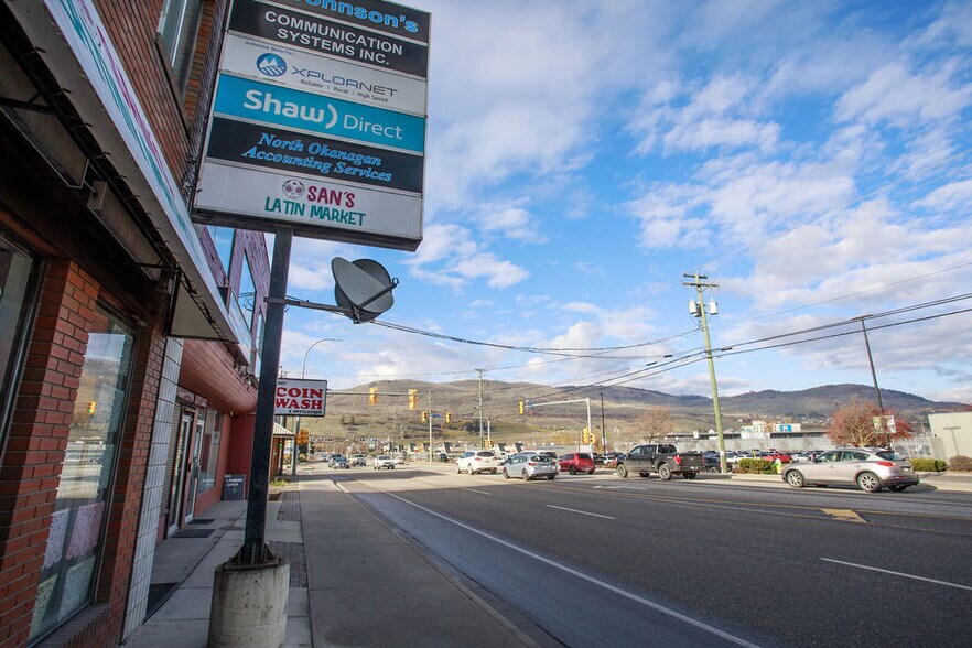 2810 48 Av, Vernon, BC à louer - Photo de l’immeuble – Image 2 sur 7