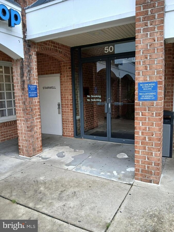 50 S Pickett St, Alexandria, VA 22304 - Lot 118 -  - Photo intérieure - Image 2 of 23