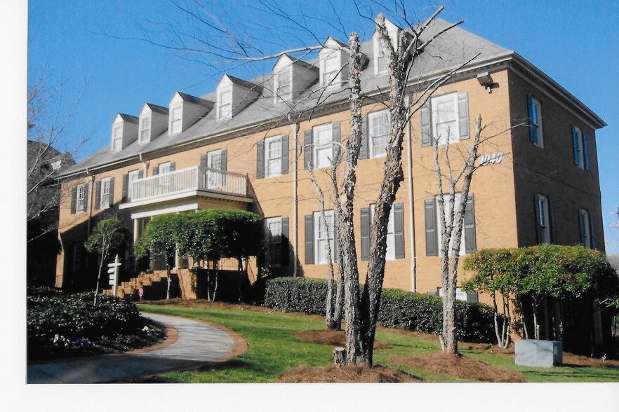 1040 Cambridge Sq, Alpharetta, GA à vendre - Photo de l’immeuble – Image 1 sur 6