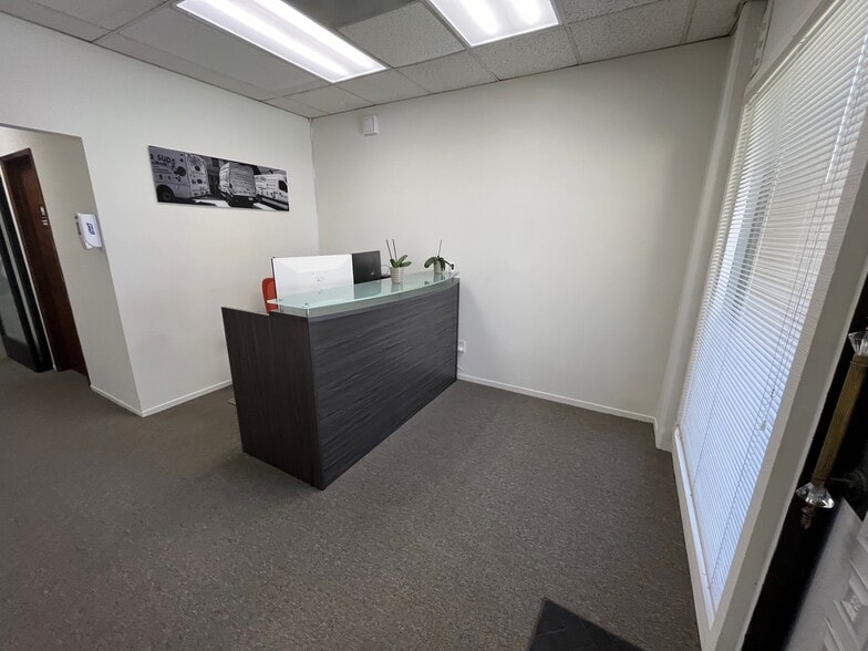 10934-10940 Portal Dr, Los Alamitos, CA à louer - Photo intérieure – Image 2 sur 9