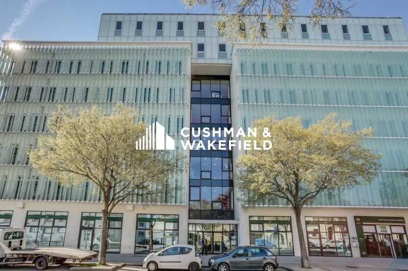 210 Avenue Jean Jaurès, Lyon à louer - Photo de l’immeuble – Image 3 sur 11