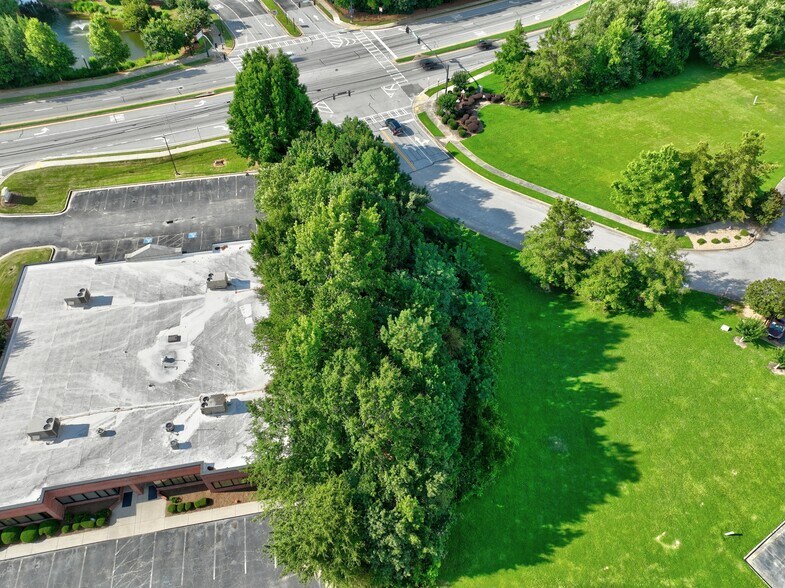 500 W Lanier Ave, Fayetteville, GA à louer - Photo de l’immeuble – Image 3 sur 14