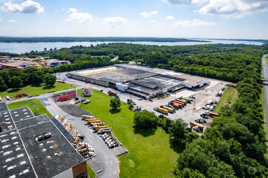 8203 Fischer Rd, Dundalk, MD à louer - Photo de l’immeuble – Image 3 sur 8