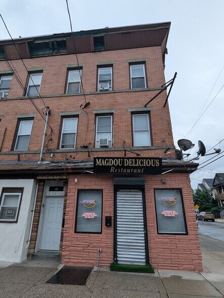 114 Mallory Ave, Jersey City, NJ à vendre - Photo de l’immeuble – Image 1 sur 13
