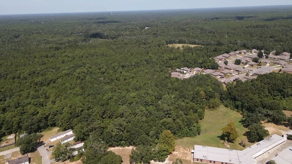 12760 Lorraine Rd, Biloxi, MS à louer - Vidéo sur l’annonce professionnelle – Image 2 sur 37